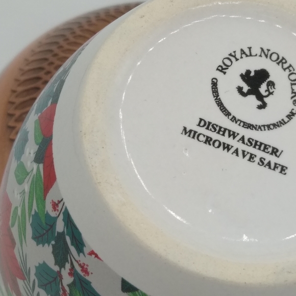 Royal Norfolk Poinsettia Christmas Holiday Oversized Coffee Mug 14oz Stoneware - Picture 6 of 10